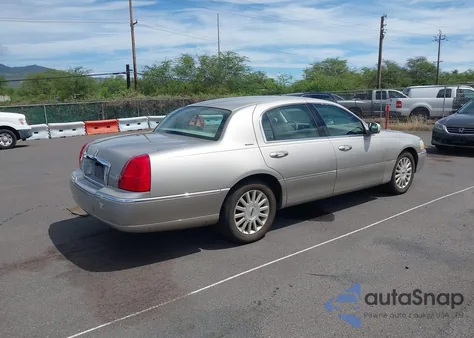 2003 Lincoln Town Car Executive из США, поврежденный, VIN 1LNHM81W13Y694496